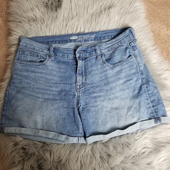 Old navy women's short - Picture 4 of 7